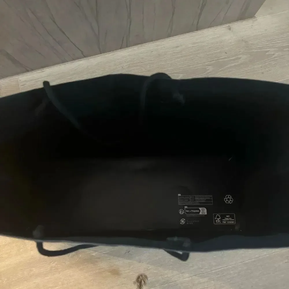 GUCCI Black Spell Out Shopping Bag